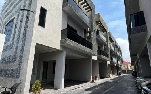 4-Bedroom Duplex with Pool